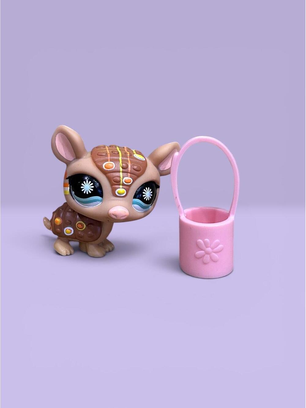 Littlest Pet Shop LPS Armadillo #1007 with Bucket Accessory